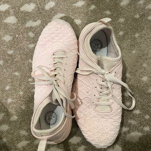 APL TechLoom Phantom Sneakers Shoe- Beach/ivory -size 10